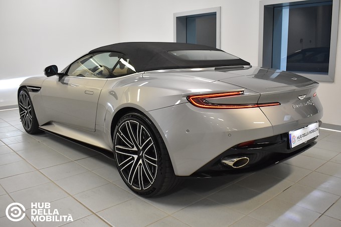 ASTON MARTIN DB12 V8 Volante